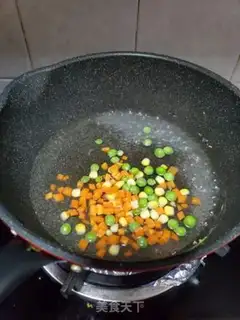 Make Black pepper sausages with fried rice step 1