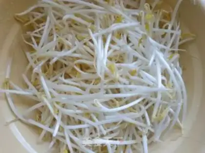 Make Soccer bean sprouts step 0