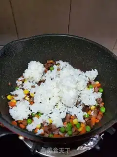 Make Black pepper sausages with fried rice step 4