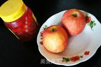Make Apple cherry soup step 0