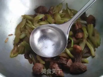 Make Fry, fried, celery step 7