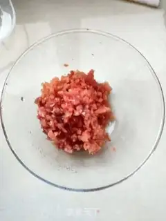 Make Shrimp-skin spicy pork pie step 0