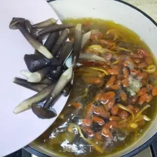 Make Shrimp-skin spicy pork pie step 3