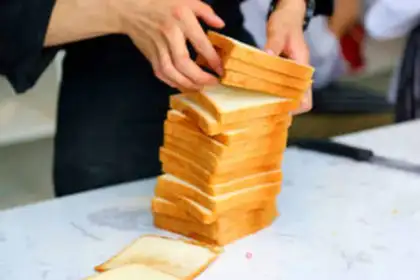 Make Corn bacon sandwich step 2