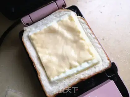 Make Ham sandwich step 4