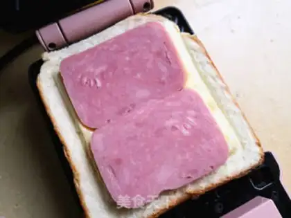 Make Ham sandwich step 5