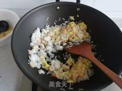Make Pineapple rice step 5