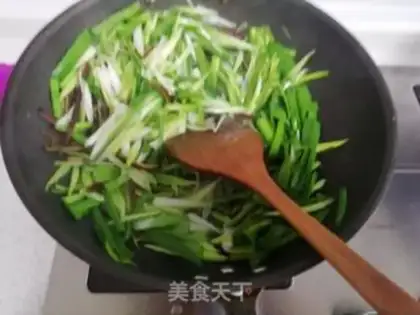 Make Garlic fried beans step 3