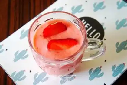 Make Strawberry apple shake step 6