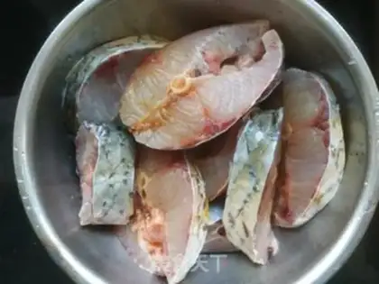 Make Home-cooked grassfish step 2