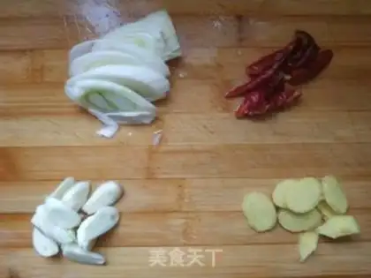 Make Home-cooked grassfish step 3