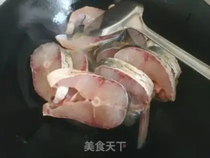 Make Home-cooked grassfish step 5