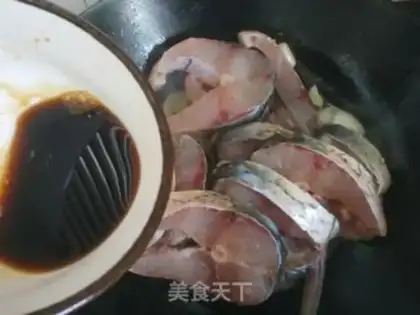 Make Home-cooked grassfish step 7