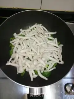 Make The green peppers and the white mushrooms step 2