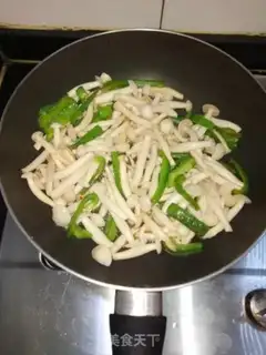 Make The green peppers and the white mushrooms step 3