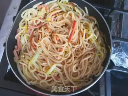 Make Pork ham noodles step 4