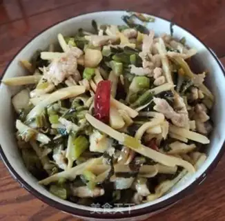 Make Snow pickles and chicken noodles step 1