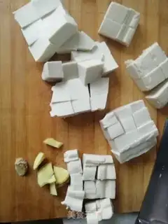 Make Tofu burns yellowfish step 1