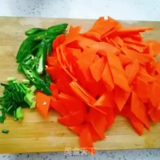 Make Fried carrots step 1