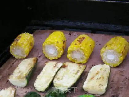 Make Charcoal barbeque corn step 2