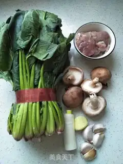 Make Sausage mushrooms, spinach step 0