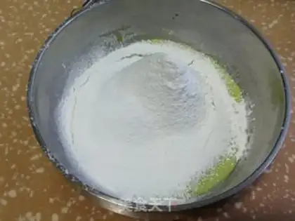 Make Spinach steam cake step 4