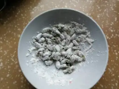 Make Spinach steam cake step 6