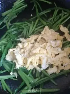 Make Scrambled eggs step 5