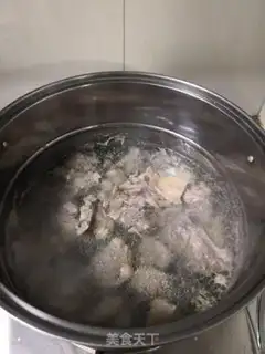 Make The sour soup and the duck stew step 2