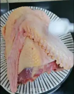Make House saline duck step 0