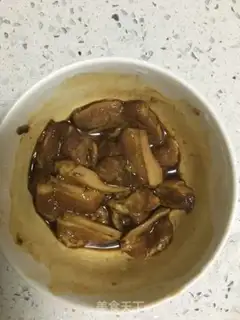 Make The apricot mushrooms make five flowers step 1