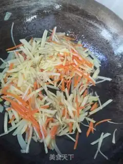 Make Garlic sprouts of potatoes and carrots step 4