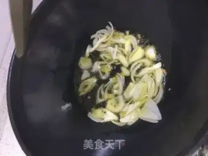 Make The apricot mushrooms make five flowers step 3