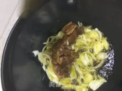 Make The apricot mushrooms make five flowers step 4