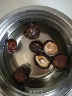 Make A simple version of the groin pan and sausage step 2
