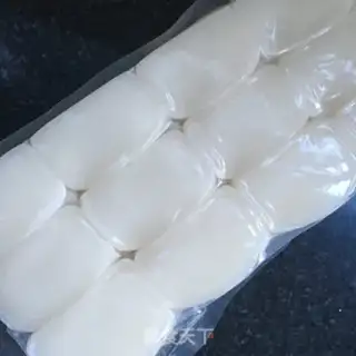 Make Garlic spicy pastry step 0