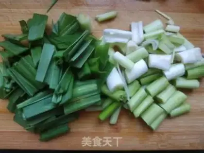 Make Garlic sprouts step 0