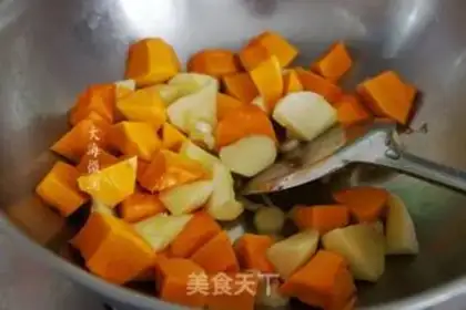 Make Pumpkin potato soup step 2