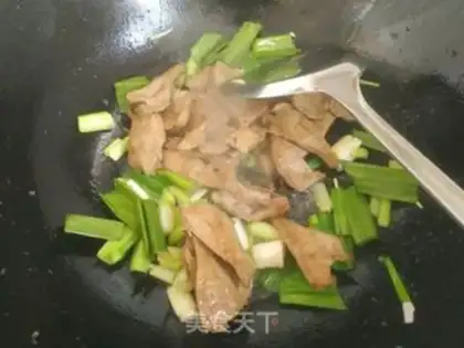 Make Garlic sprouts step 7