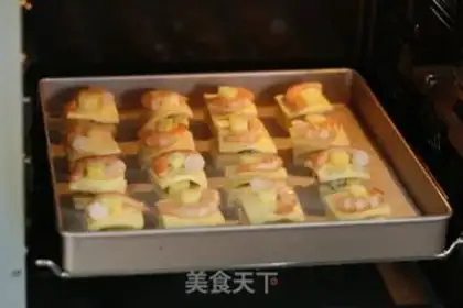 Make Pineapple prawn Cictus step 9