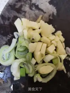 Make Dutch bean ear fried sausage step 1