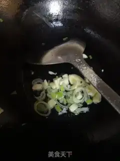 Make Dutch bean ear fried sausage step 3