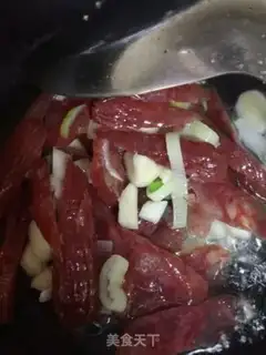 Make Dutch bean ear fried sausage step 4