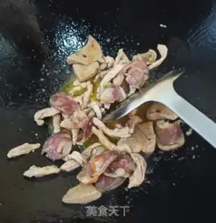 Make Three fresh noodles in Gangnam step 2