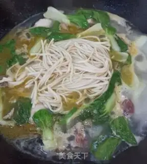 Make Three fresh noodles in Gangnam step 5