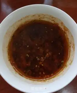 Make Red oil noodles step 3