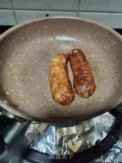 Make Egg sausage sandwich step 3