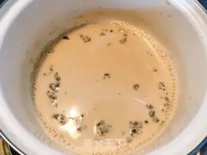 Make Caramel milk tea step 1
