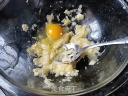 Make Banana pancakes step 2