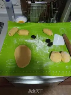Make Cream egg buns step 3